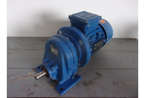 333 RPM  0,55 KW As 19 mm. Used.